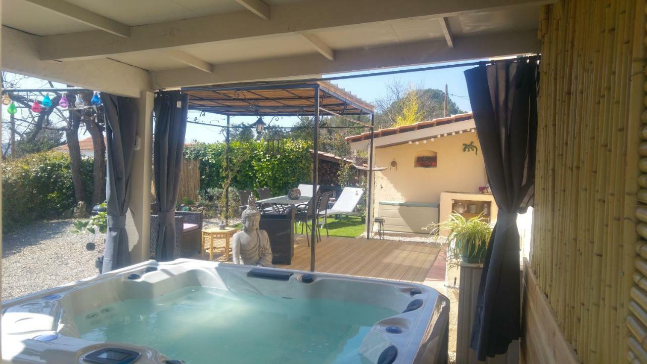 Gite Lapaz/Jacuzzi Prive/Piscine 德拉吉尼昂 外观 照片